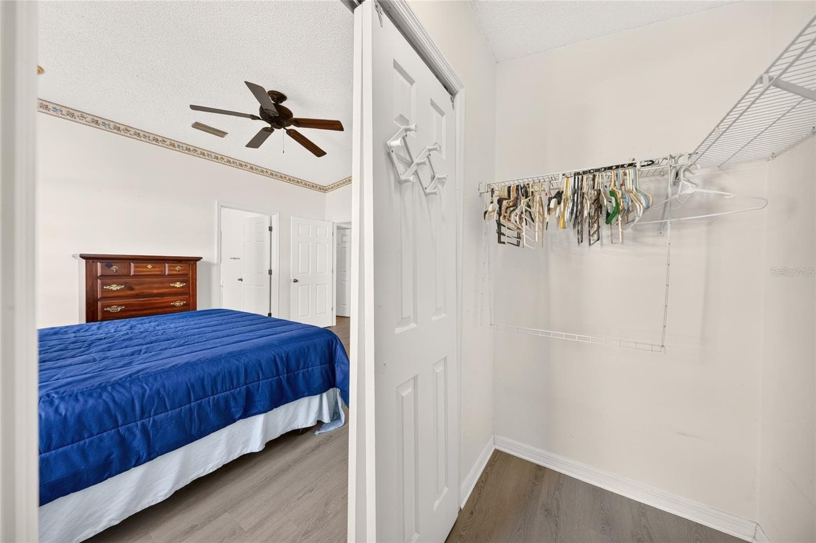 Walk-In Closet - 1207 PALMETTO DR, THE VILLAGES