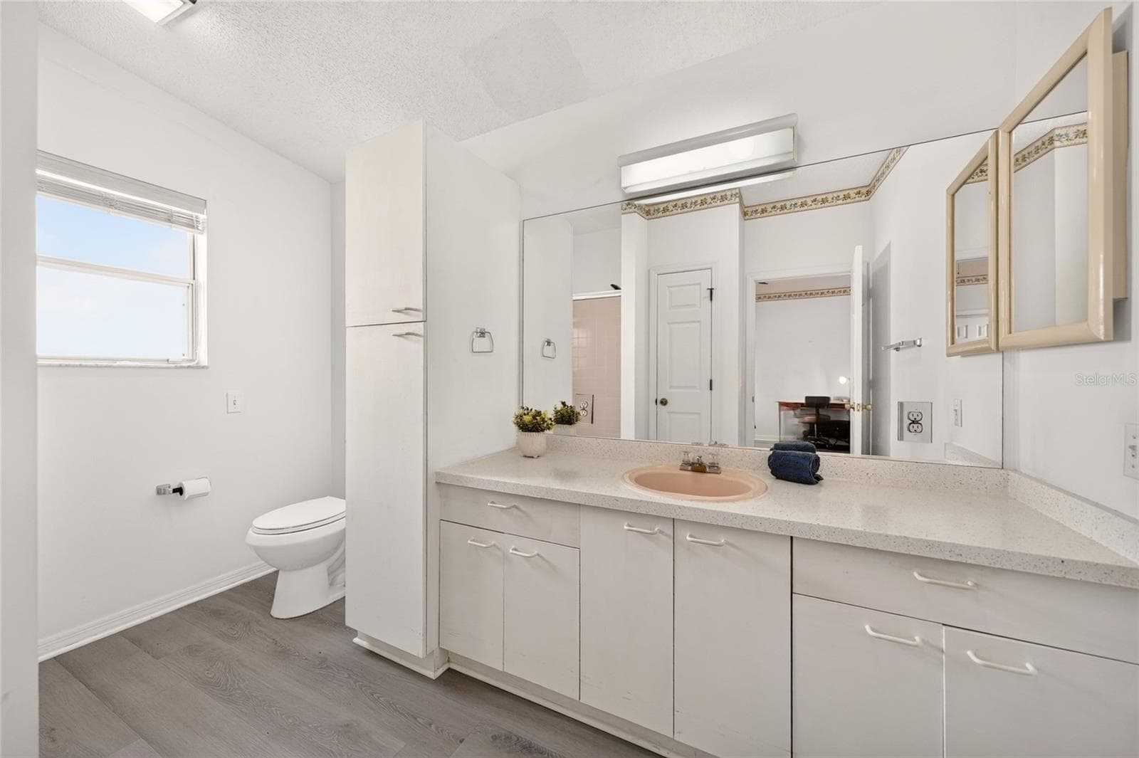 En-Suite Primary Bath - 1207 PALMETTO DR, THE VILLAGES