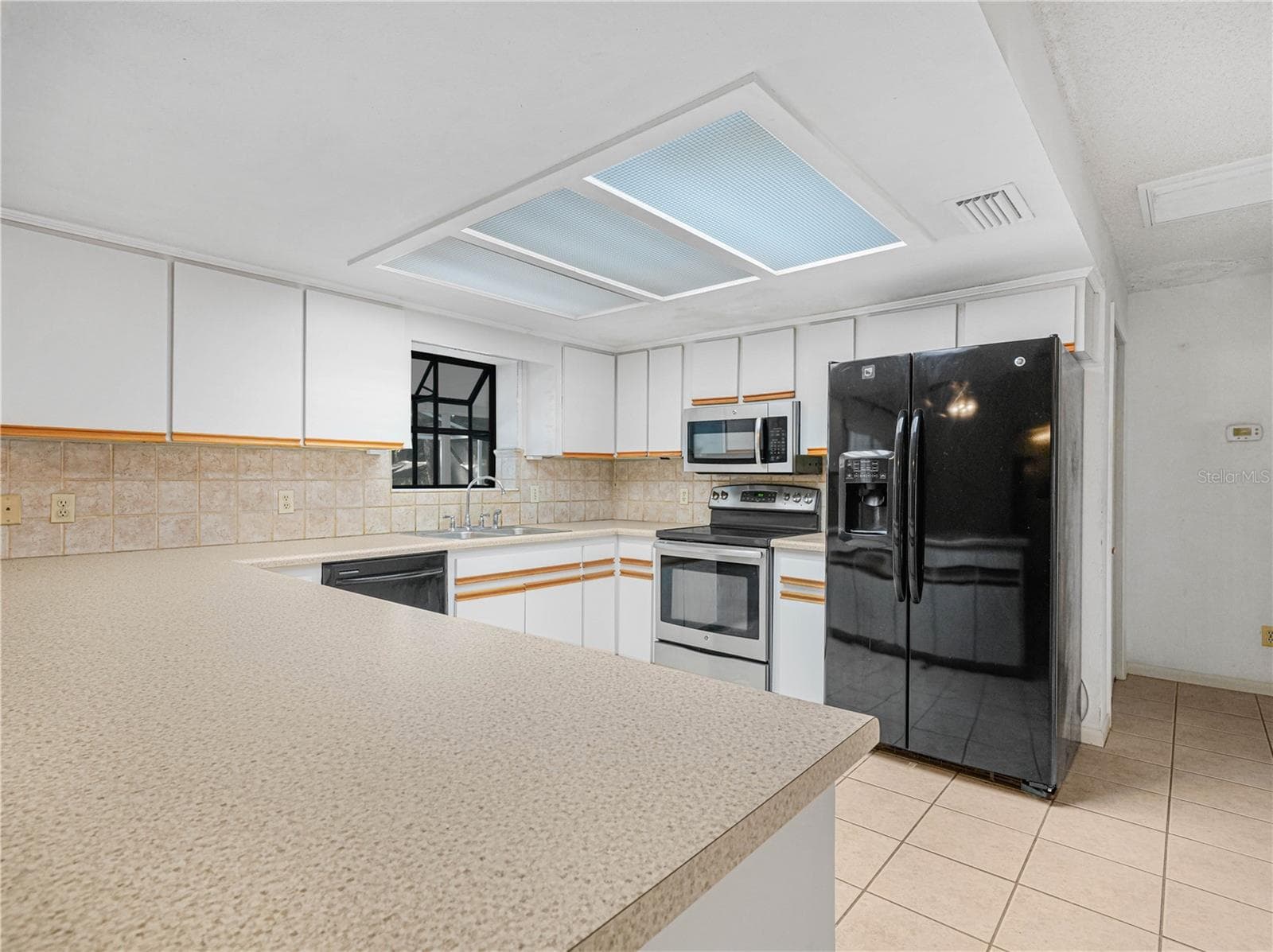 Single Family Residence at 6050 LUNN RD, LAKELAND, photo 10 of 31