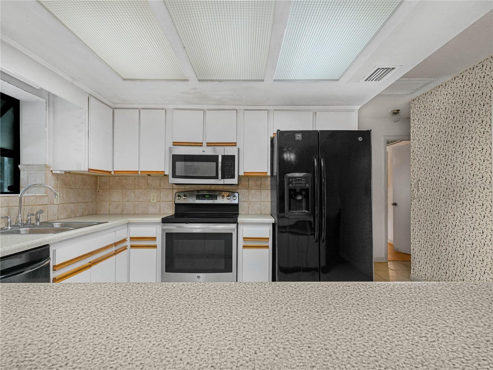 Single Family Residence at 6050 LUNN RD, LAKELAND, photo 12 of 31