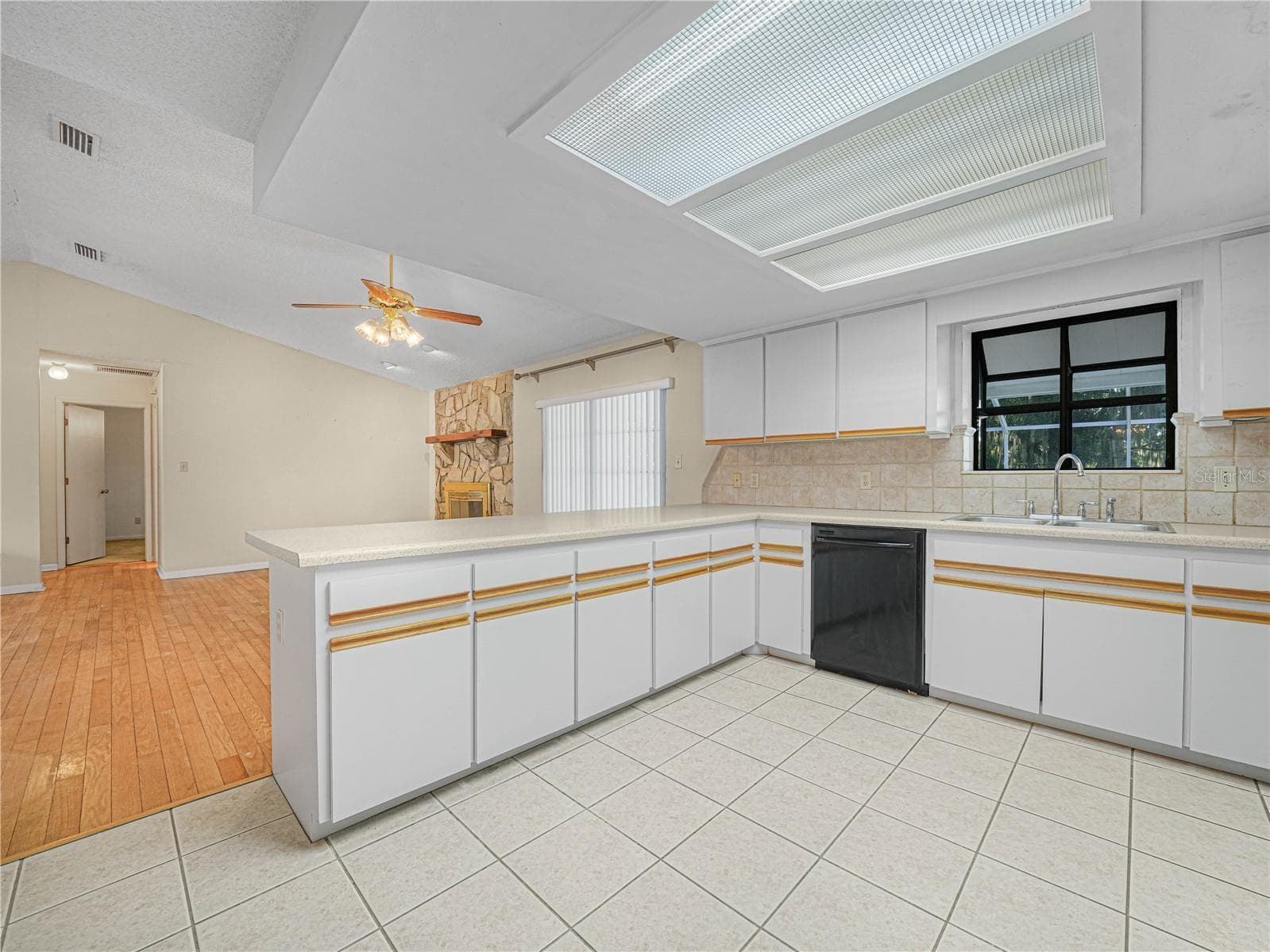Single Family Residence at 6050 LUNN RD, LAKELAND, photo 13 of 31