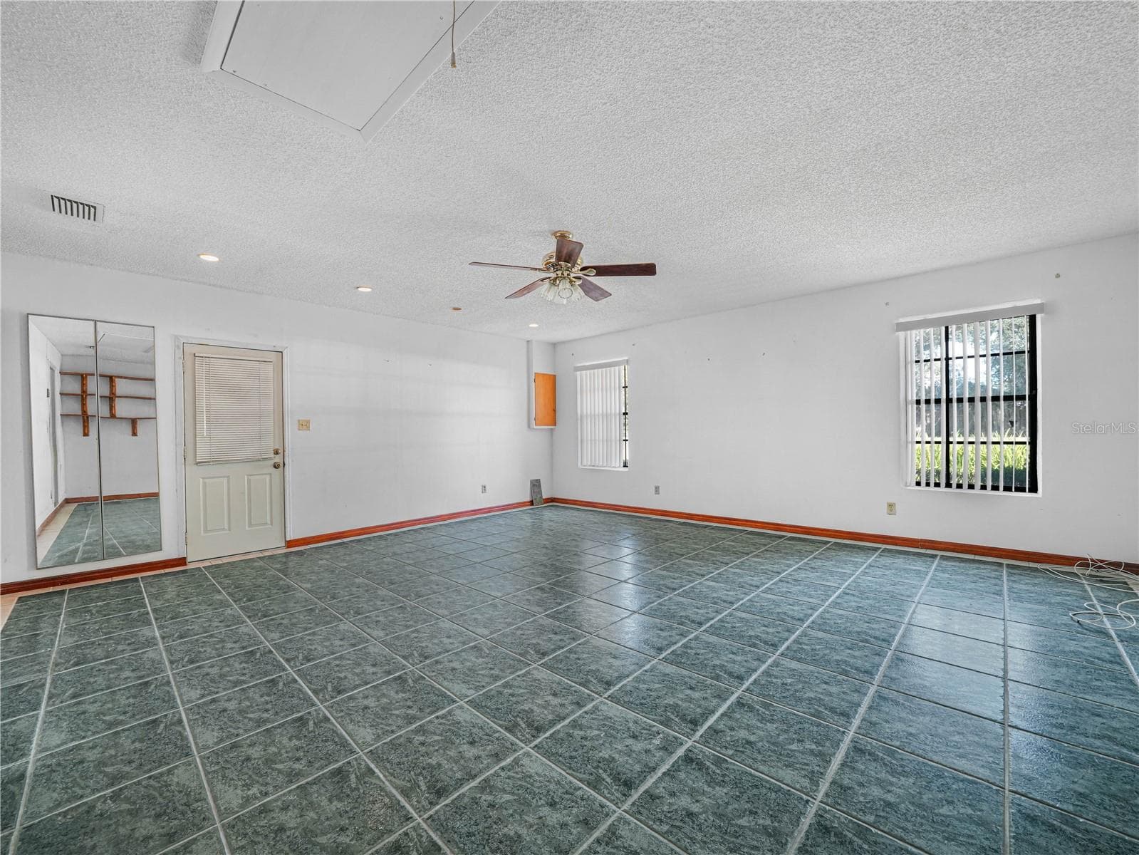 20 x 20' Great Room - 6050 LUNN RD, LAKELAND