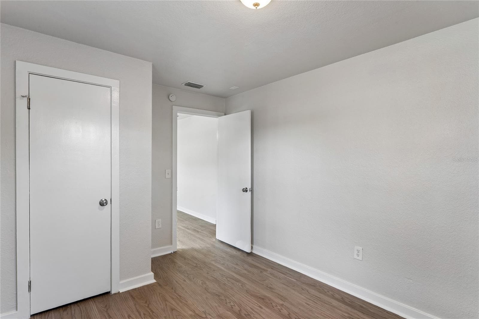 Single Family Residence at 14623 SUNSET DR, LARGO, photo 18 of 24
