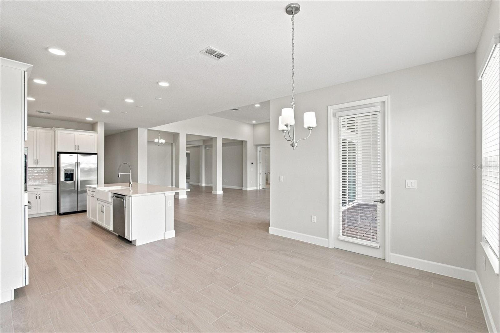Single Family Residence at 17036 OVERSTORY RD, ORLANDO, photo 2 of 44