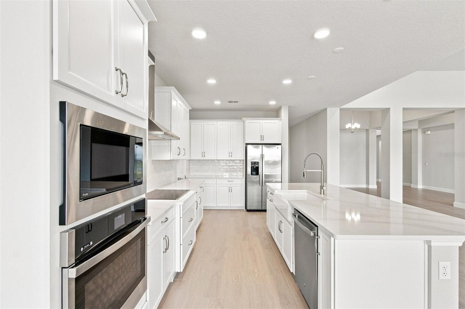 Single Family Residence at 17036 OVERSTORY RD, ORLANDO, photo 3 of 44