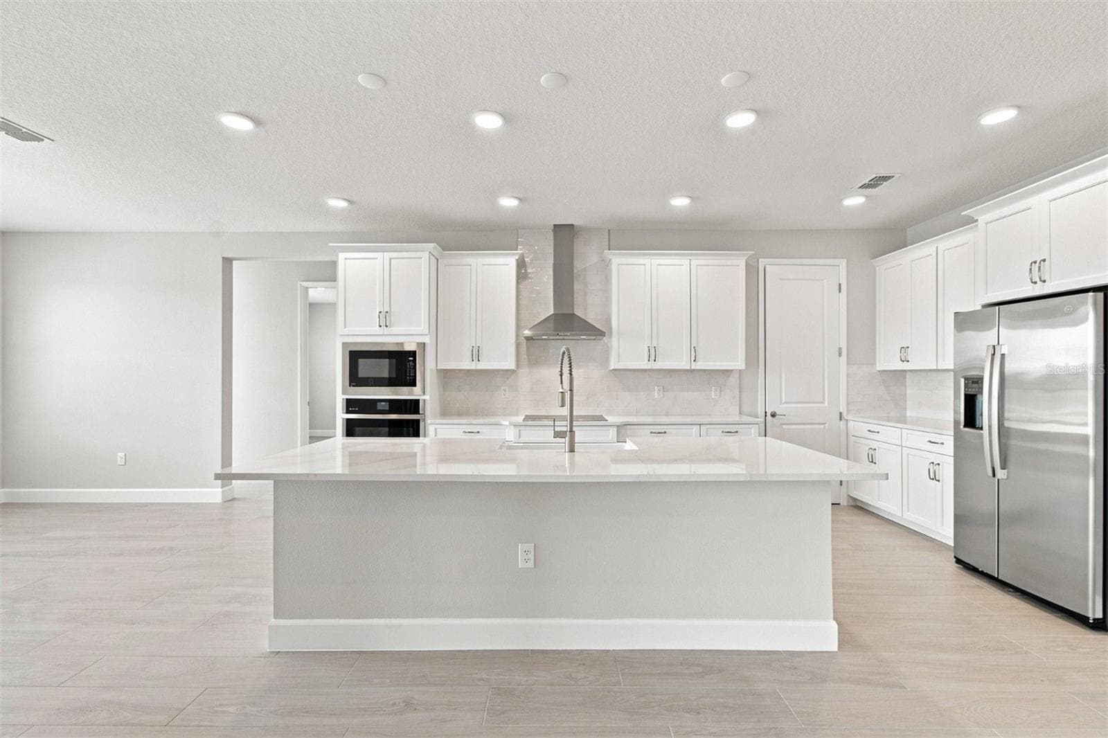 Single Family Residence at 17036 OVERSTORY RD, ORLANDO, photo 5 of 44