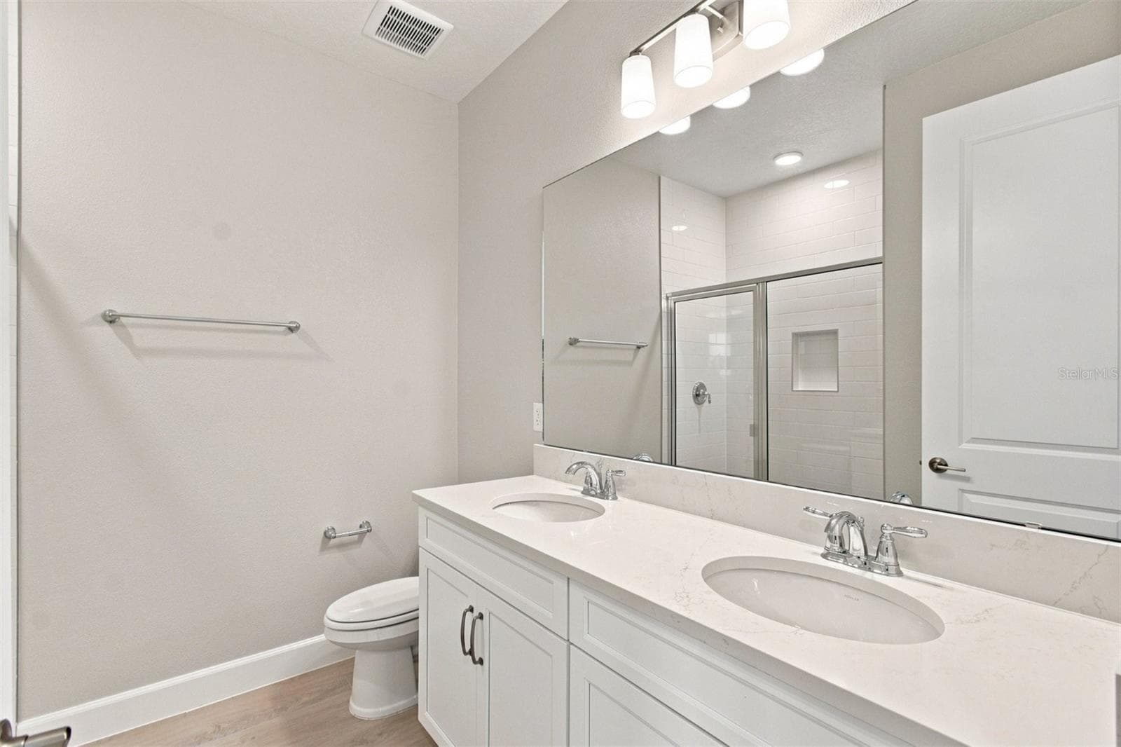 Single Family Residence at 17036 OVERSTORY RD, ORLANDO, photo 8 of 44
