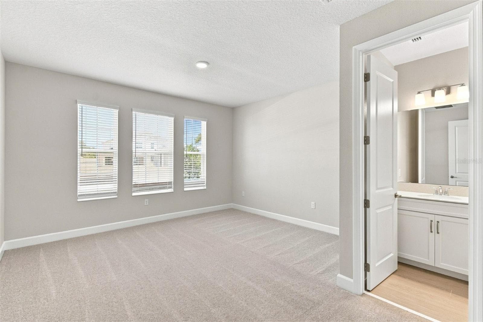 Single Family Residence at 17036 OVERSTORY RD, ORLANDO, photo 17 of 44