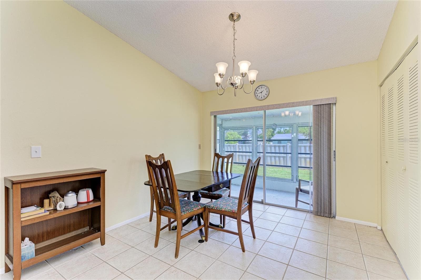 Dining area in the kitchen - 3403 36TH ST W #109, BRADENTON