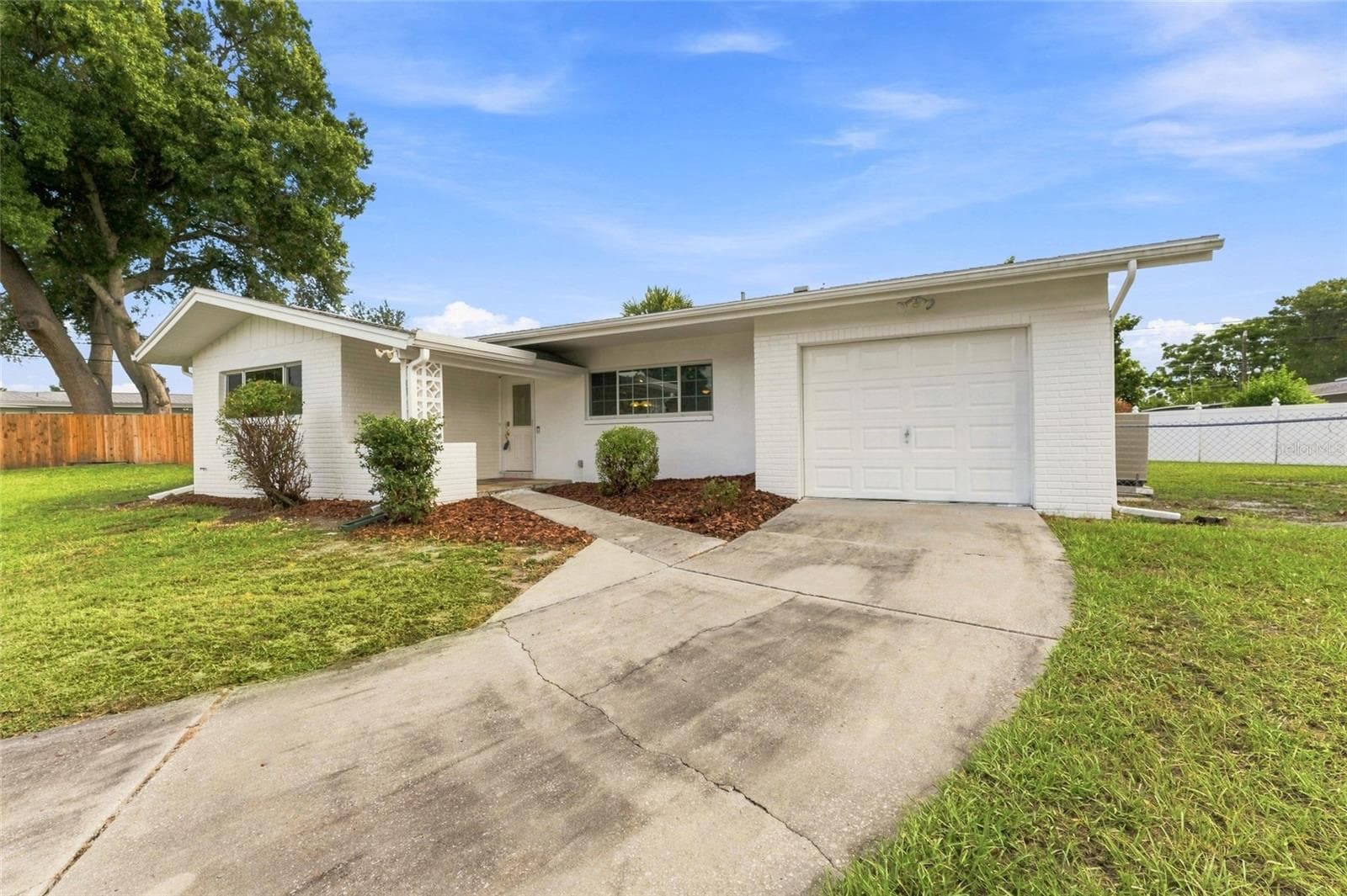Single Family Residence at 1773 LONDON LN, CLEARWATER, photo 7 of 78
