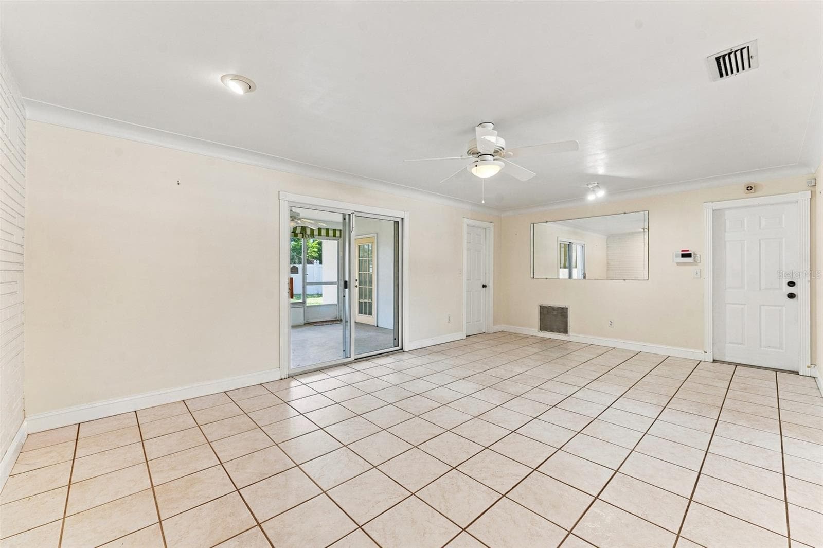 living room - 1773 LONDON LN, CLEARWATER