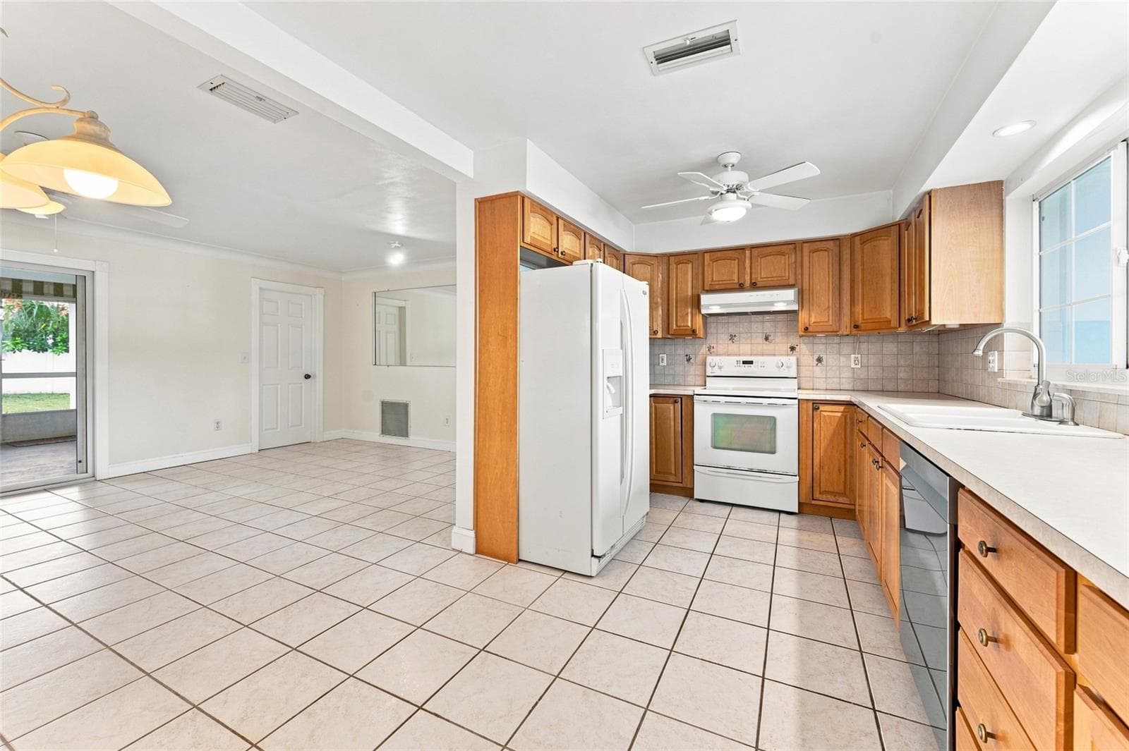 Single Family Residence at 1773 LONDON LN, CLEARWATER, photo 23 of 78
