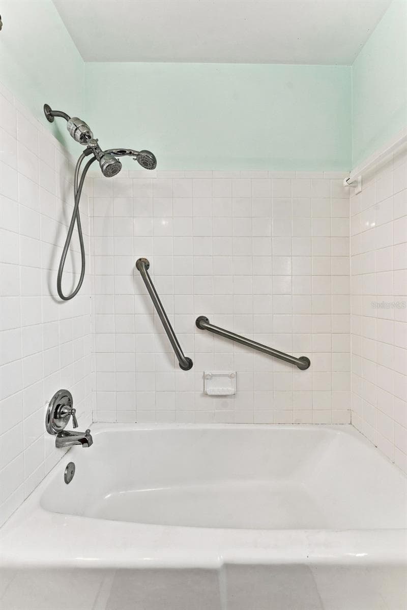 bathroom 2 - 1773 LONDON LN, CLEARWATER