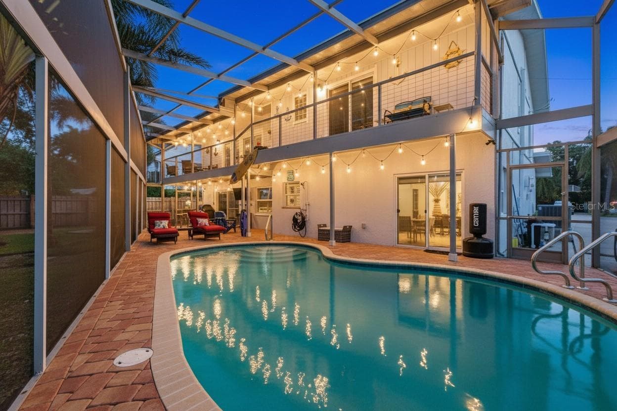 Dusk Poolside - 201 LAGOON DR, PALM HARBOR