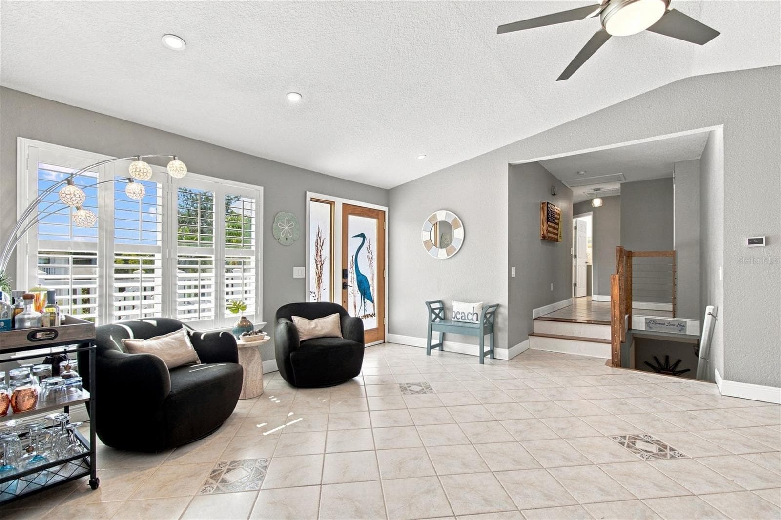 Great Room/Entry - 201 LAGOON DR, PALM HARBOR
