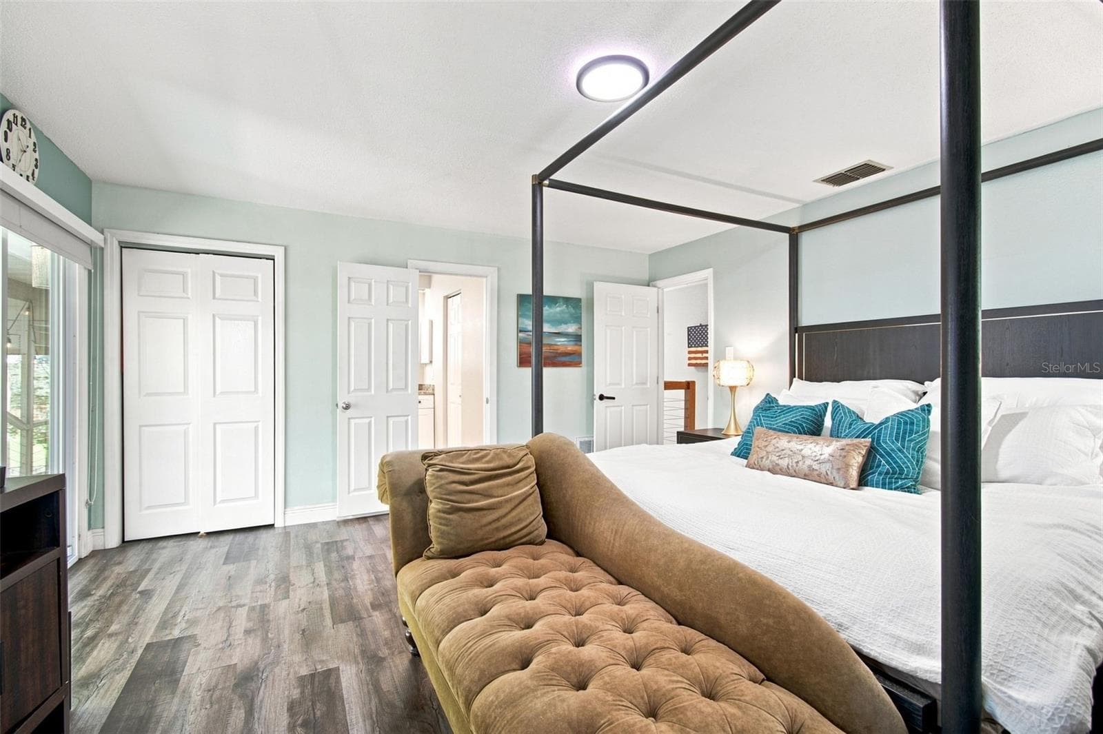 Primary Suite 2nd Floor - 201 LAGOON DR, PALM HARBOR