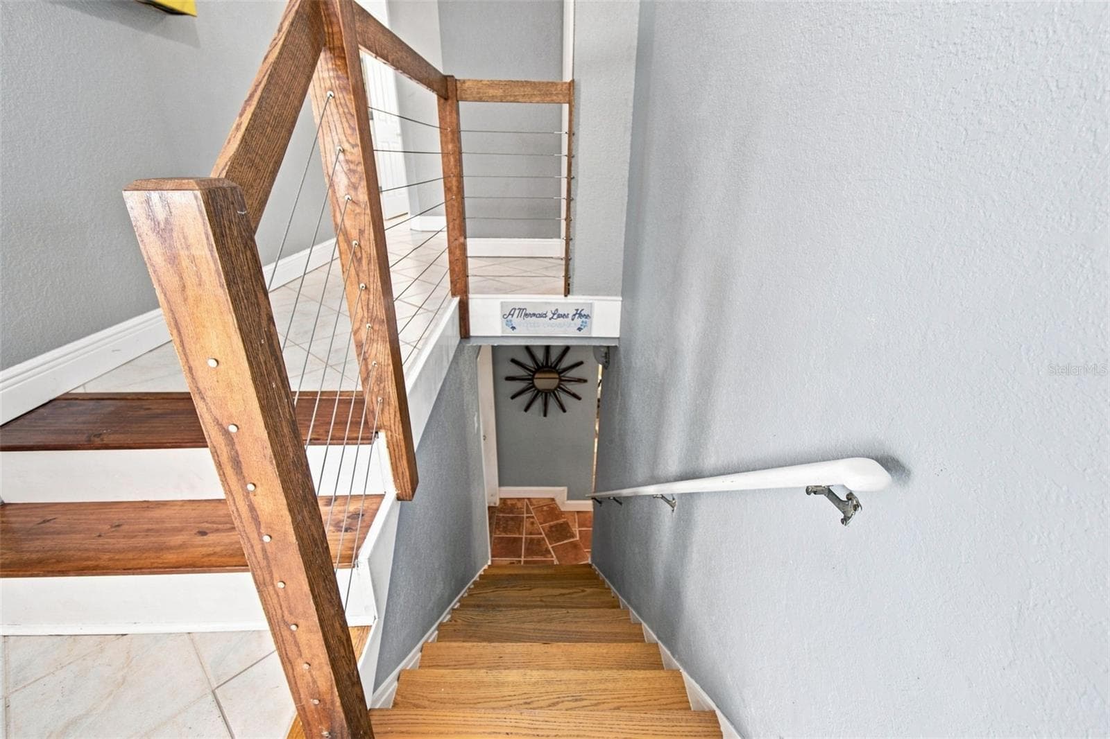 To Downstairs - 201 LAGOON DR, PALM HARBOR