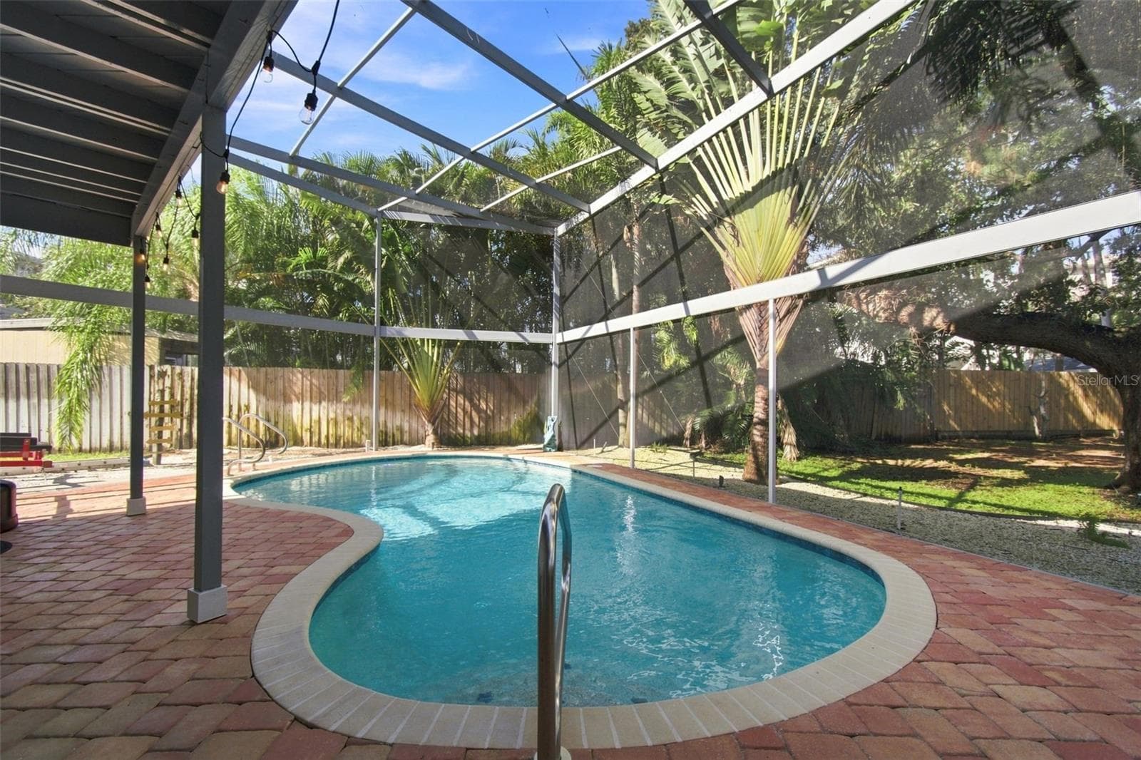 Pool area - 201 LAGOON DR, PALM HARBOR