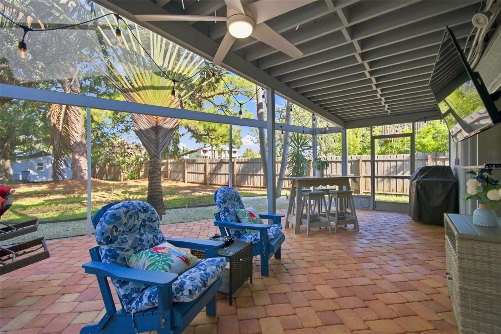 Lanai/Pool Area - 201 LAGOON DR, PALM HARBOR