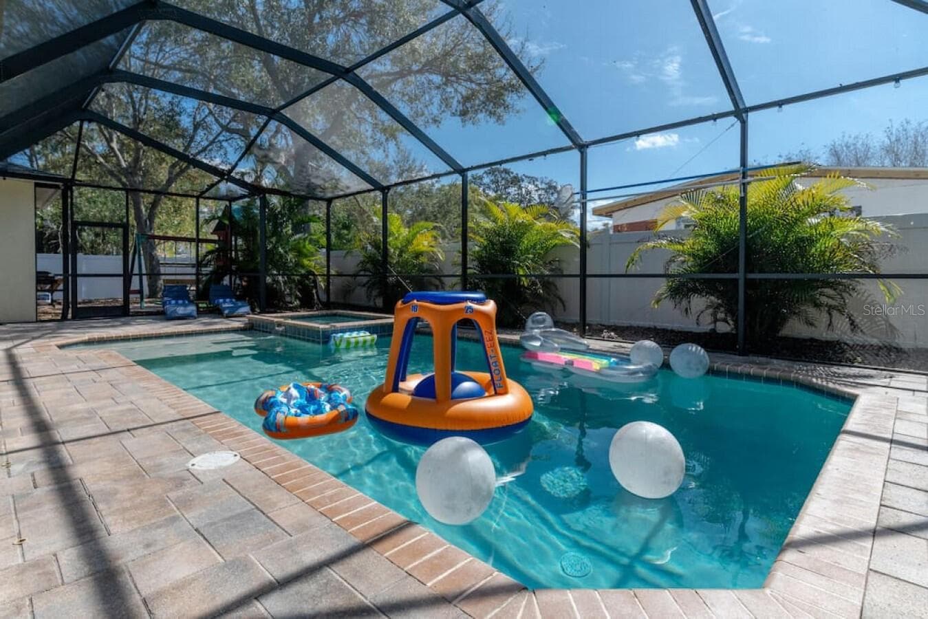 Single Family Residence at 2930 W ROGERS AVE, TAMPA, photo 3 of 73