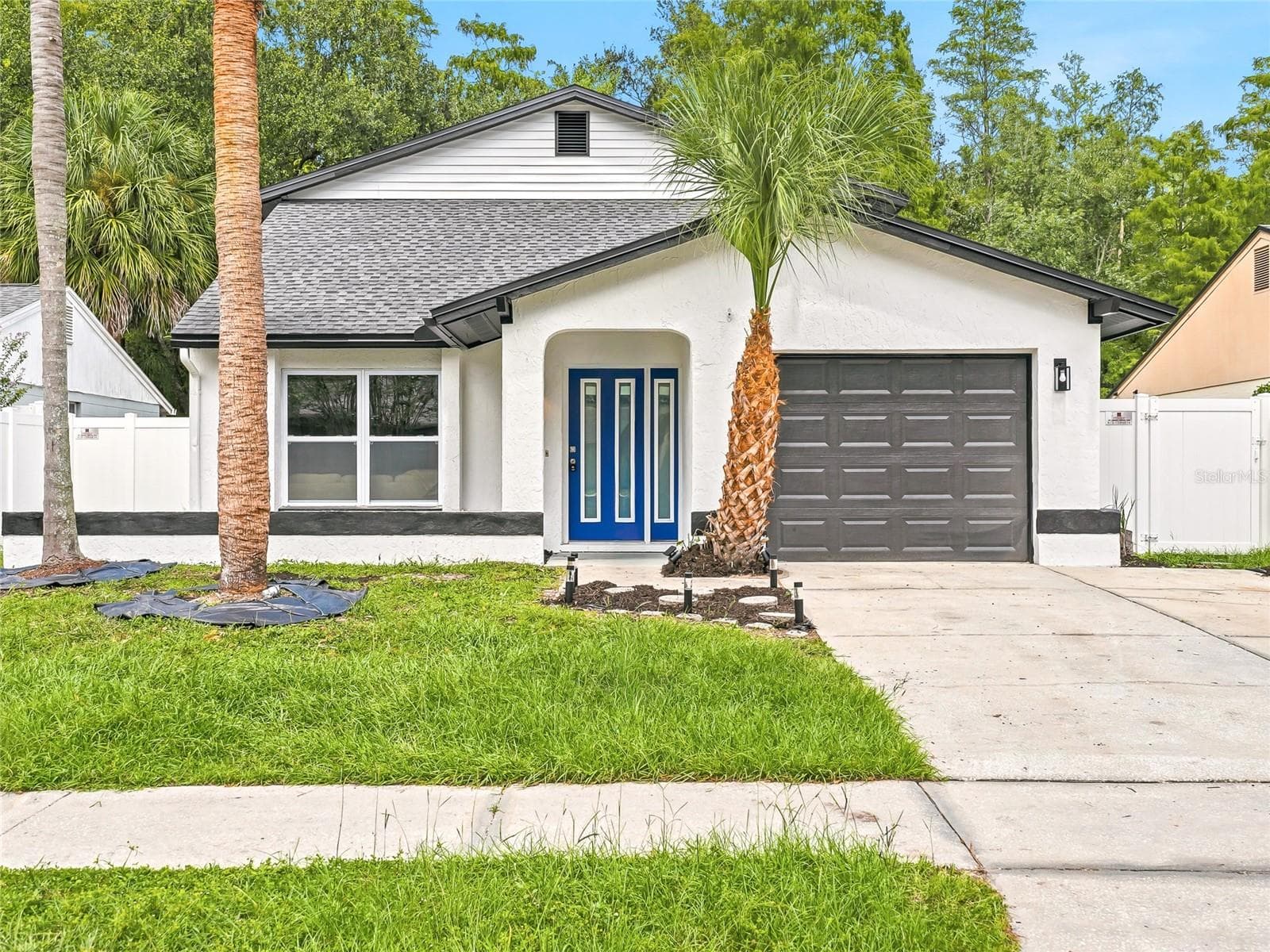 Single Family Residence at 15924 WINDING DR, TAMPA, photo 2 of 33