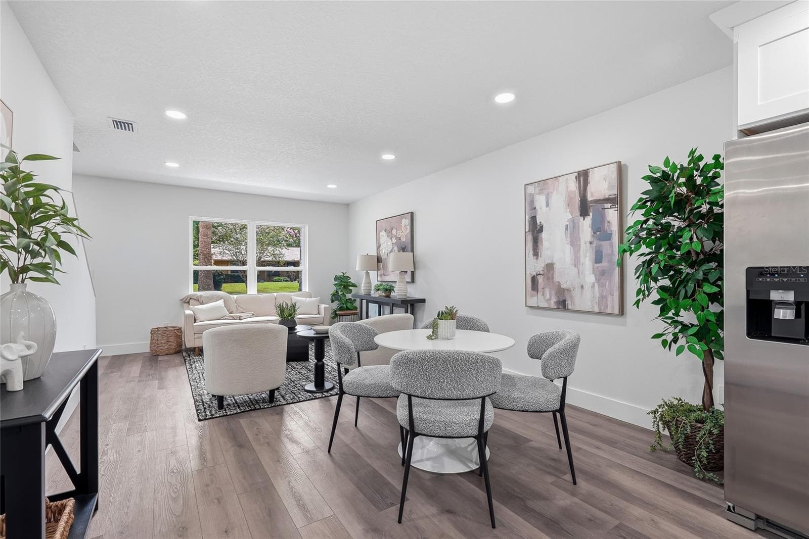 Single Family Residence at 15924 WINDING DR, TAMPA, photo 8 of 33