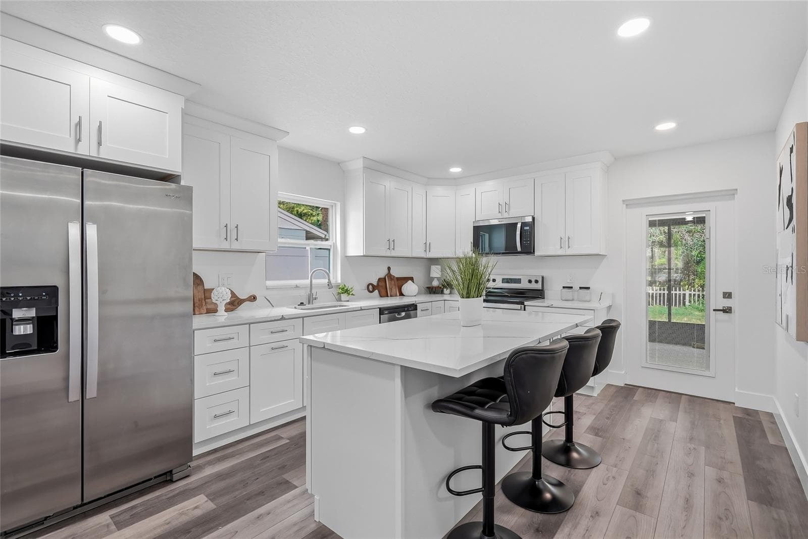 Single Family Residence at 15924 WINDING DR, TAMPA, photo 9 of 33