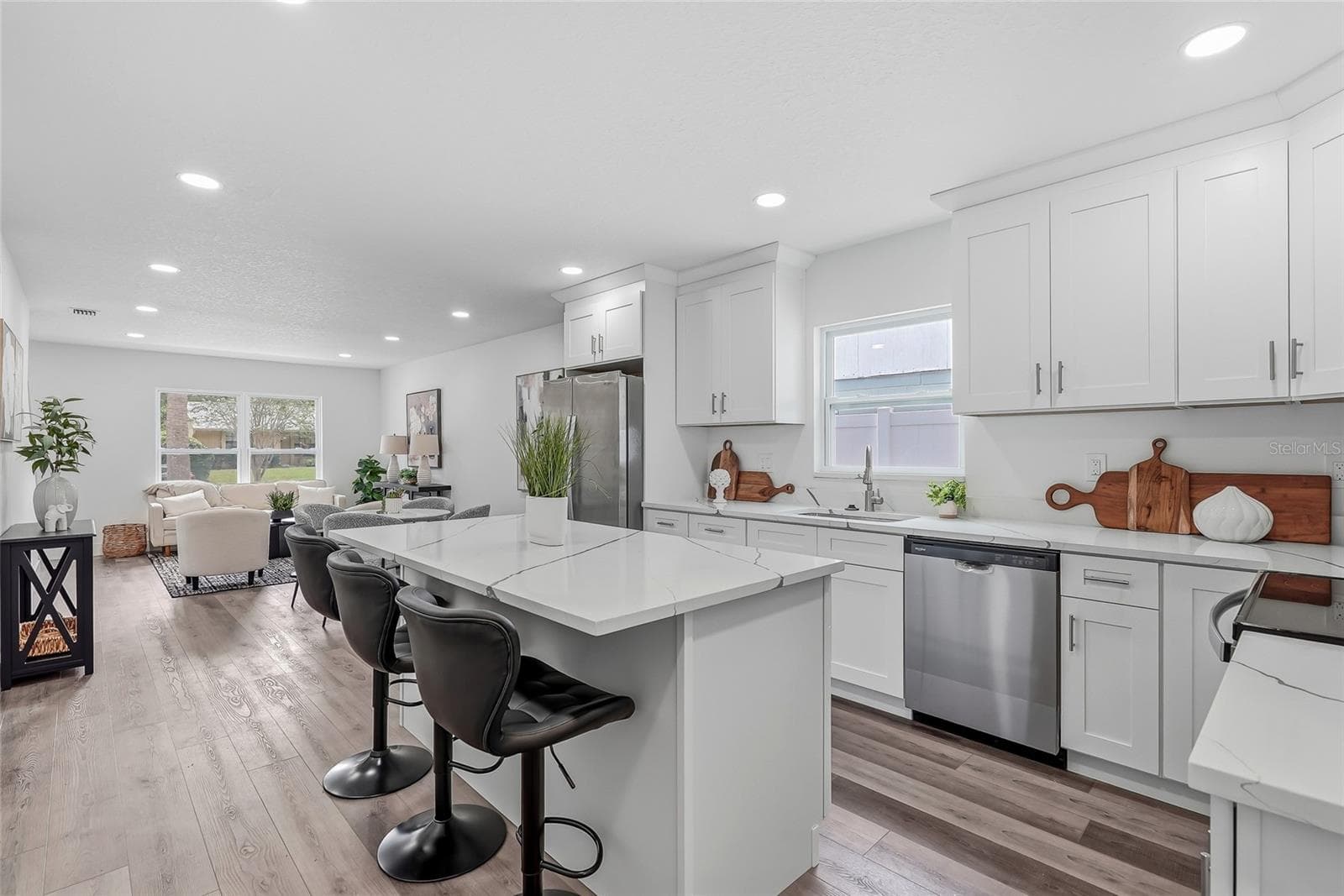 Single Family Residence at 15924 WINDING DR, TAMPA, photo 10 of 33