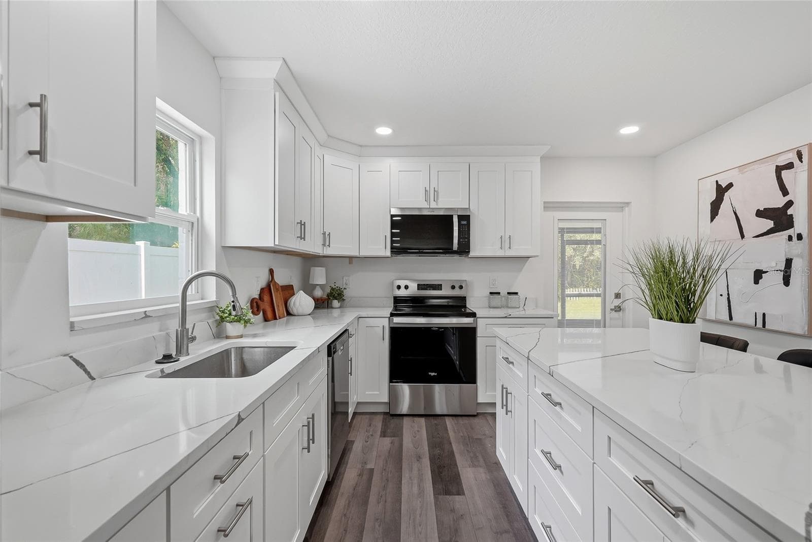 Single Family Residence at 15924 WINDING DR, TAMPA, photo 13 of 33