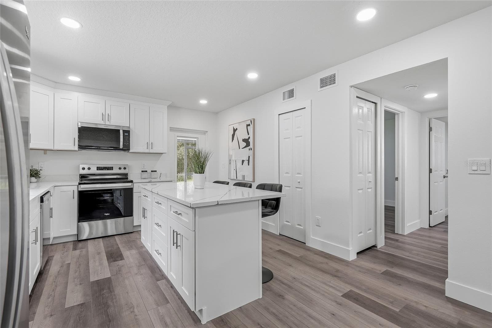 Single Family Residence at 15924 WINDING DR, TAMPA, photo 14 of 33