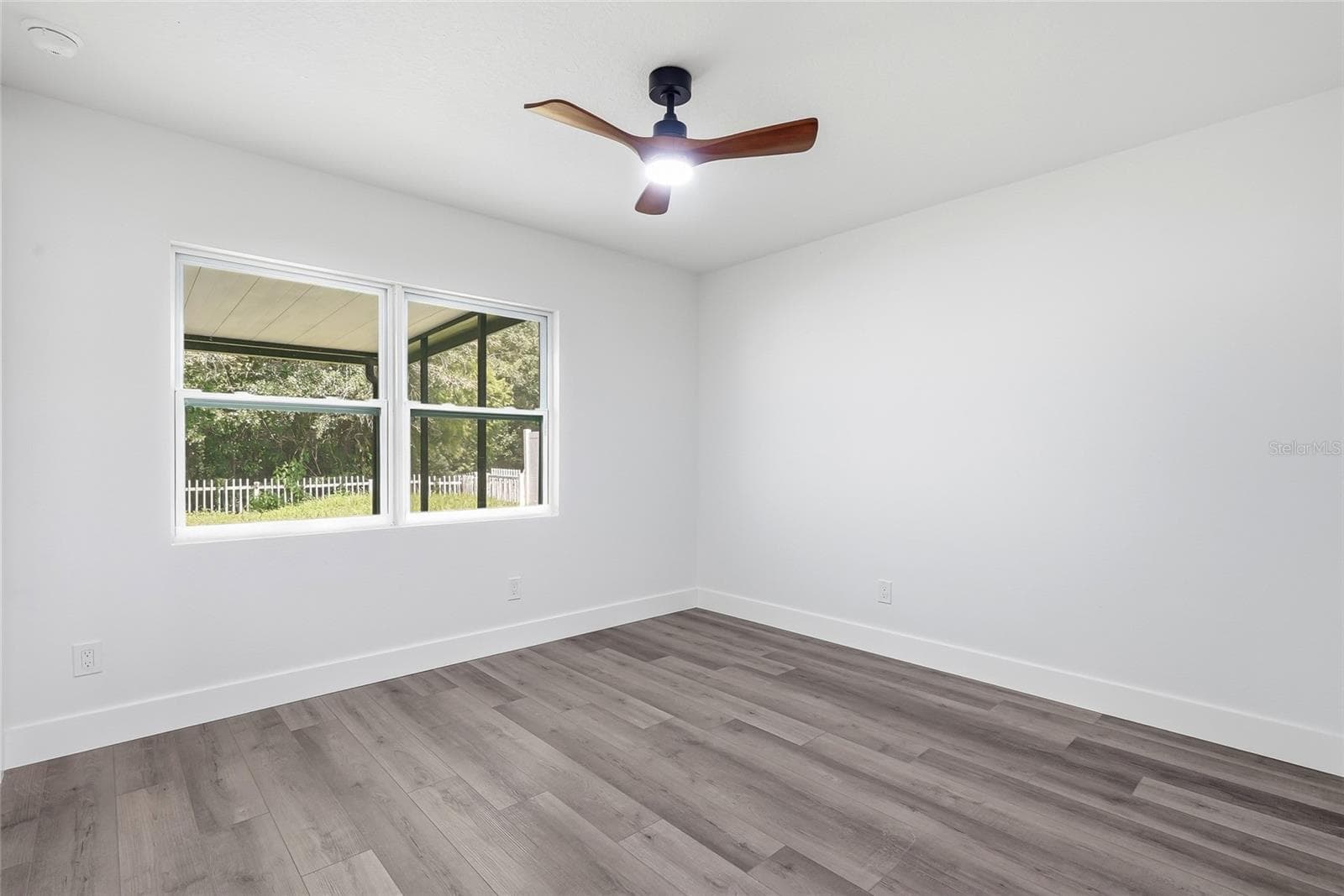 Single Family Residence at 15924 WINDING DR, TAMPA, photo 15 of 33