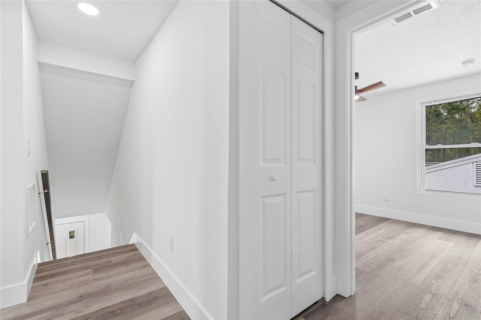 Single Family Residence at 15924 WINDING DR, TAMPA, photo 19 of 33