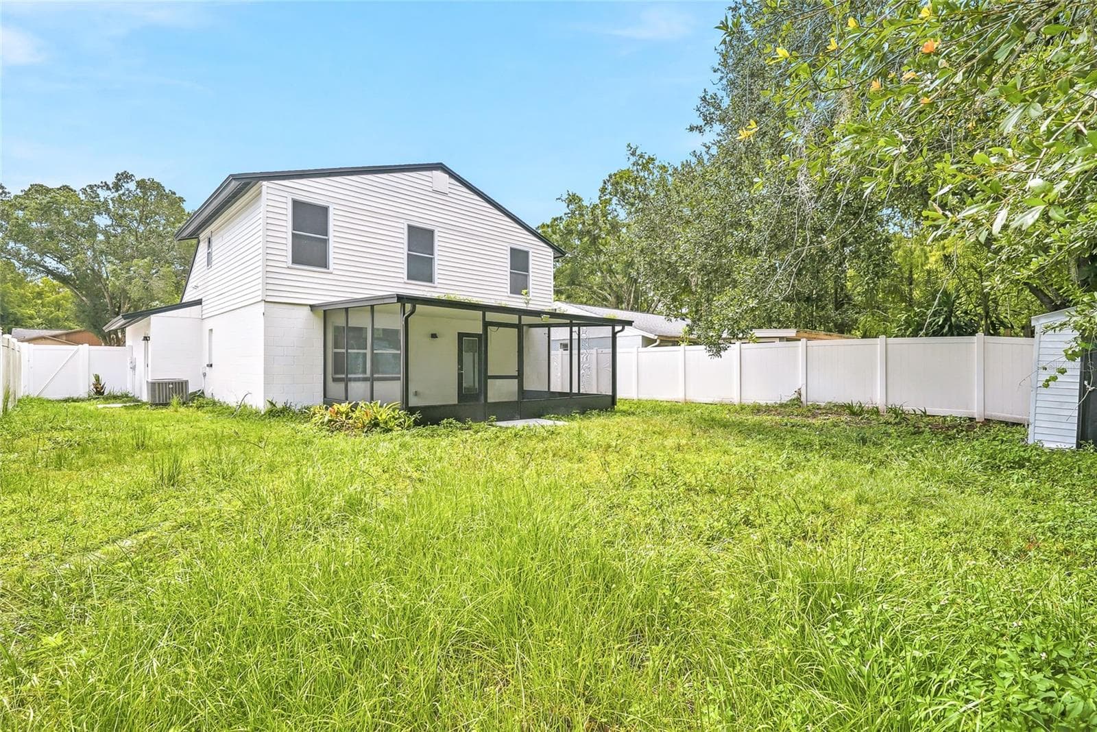 Single Family Residence at 15924 WINDING DR, TAMPA, photo 29 of 33