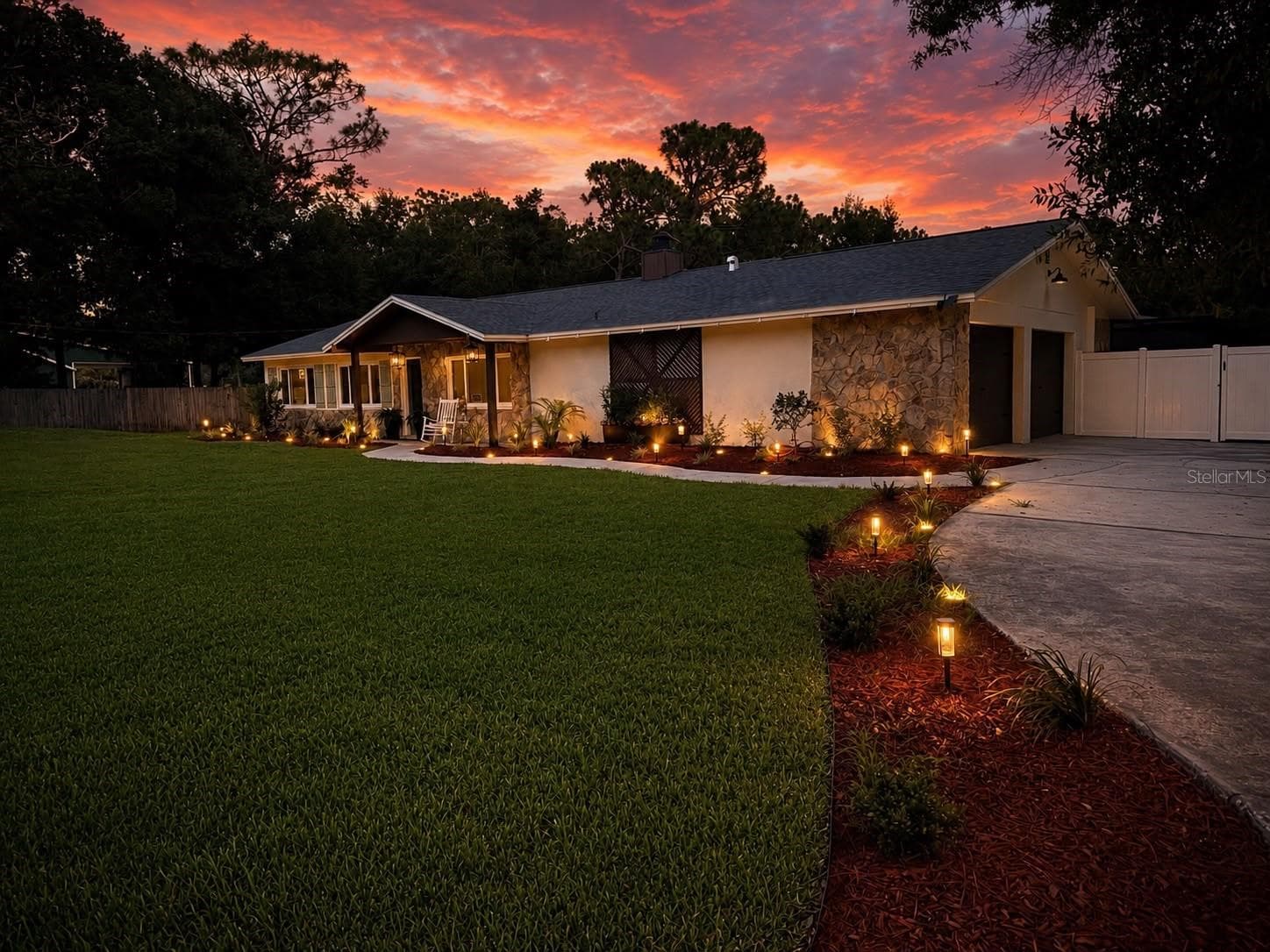 Single Family Residence at 17238 BRIDLEPATH CT, LUTZ, photo 2 of 38