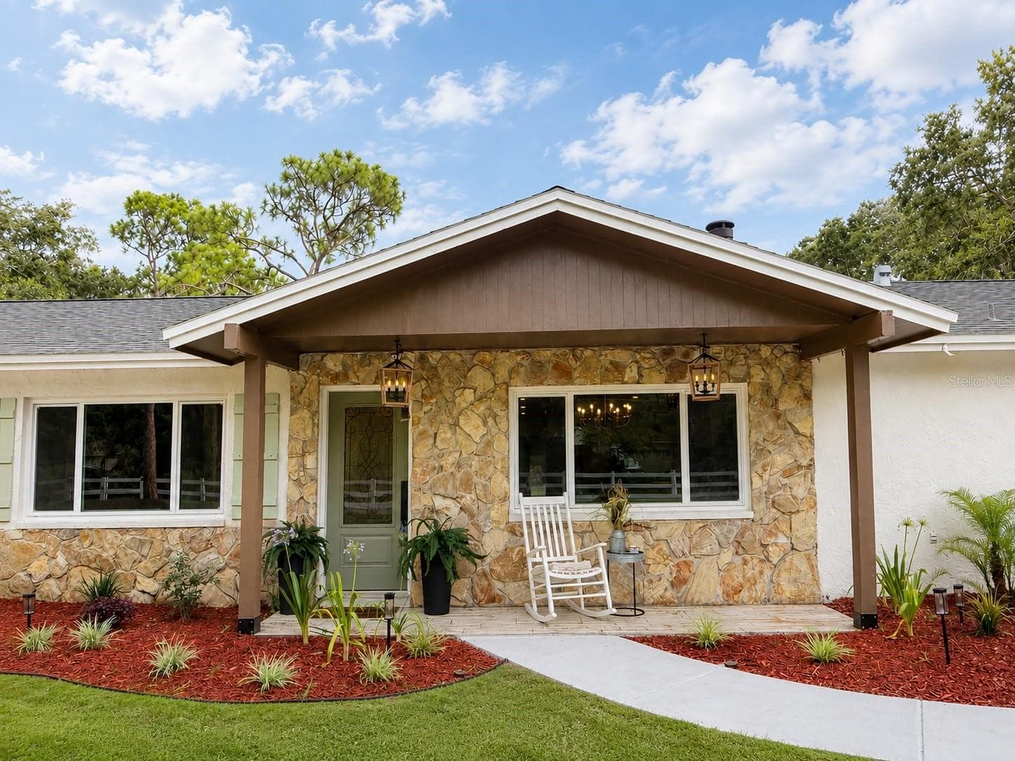 Single Family Residence at 17238 BRIDLEPATH CT, LUTZ, photo 3 of 38