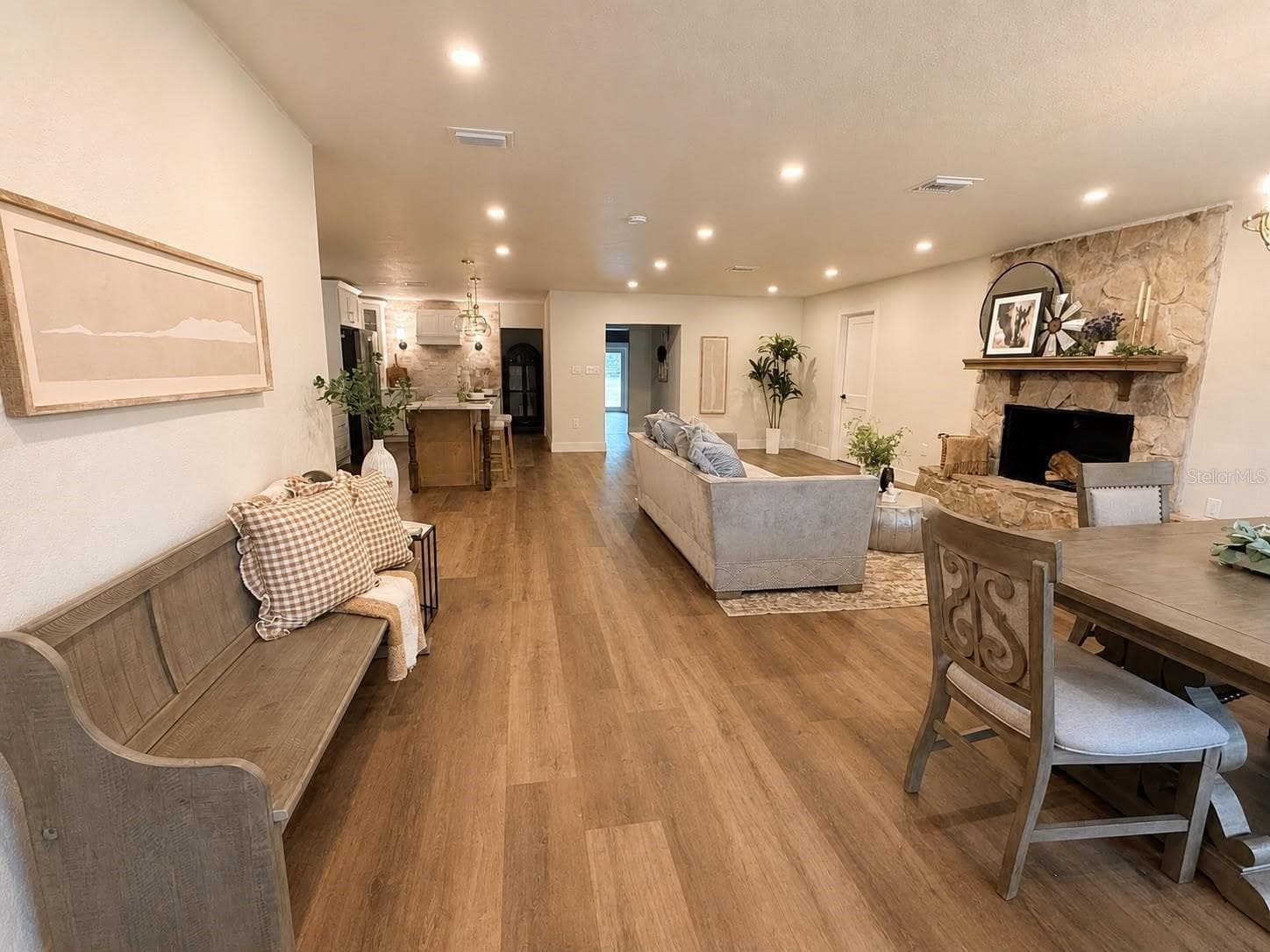 Single Family Residence at 17238 BRIDLEPATH CT, LUTZ, photo 9 of 38