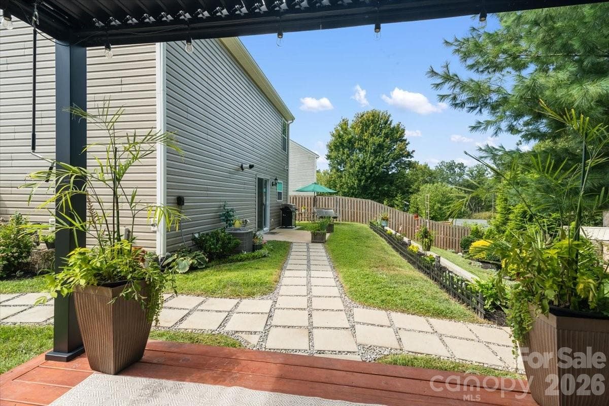 Single Family Residence at 333 Oak Branch Road, Arden, photo 7 of 34