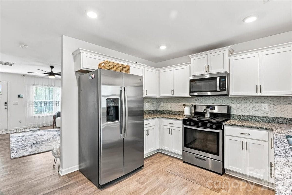 Single Family Residence at 333 Oak Branch Road, Arden, photo 14 of 34