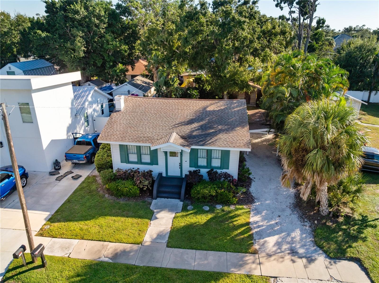 Single Family Residence at 2530 LOMA LINDA ST, SARASOTA, photo 5 of 52