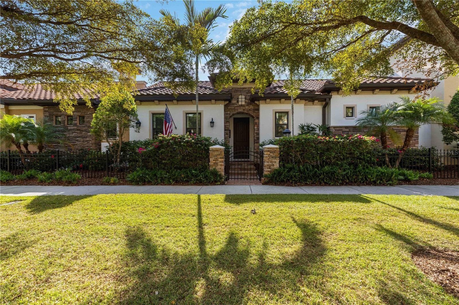 146 E TAMPA AVE