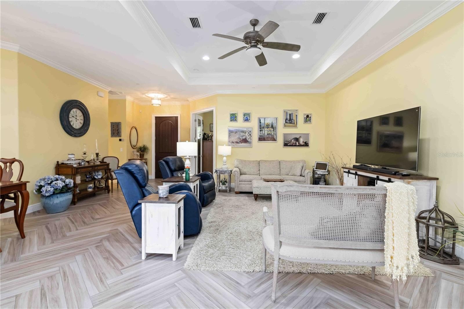 Single Family Residence at 146 E TAMPA AVE, VENICE, photo 8 of 29
