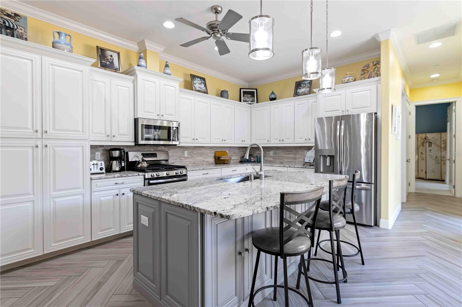 Single Family Residence at 146 E TAMPA AVE, VENICE, photo 13 of 29