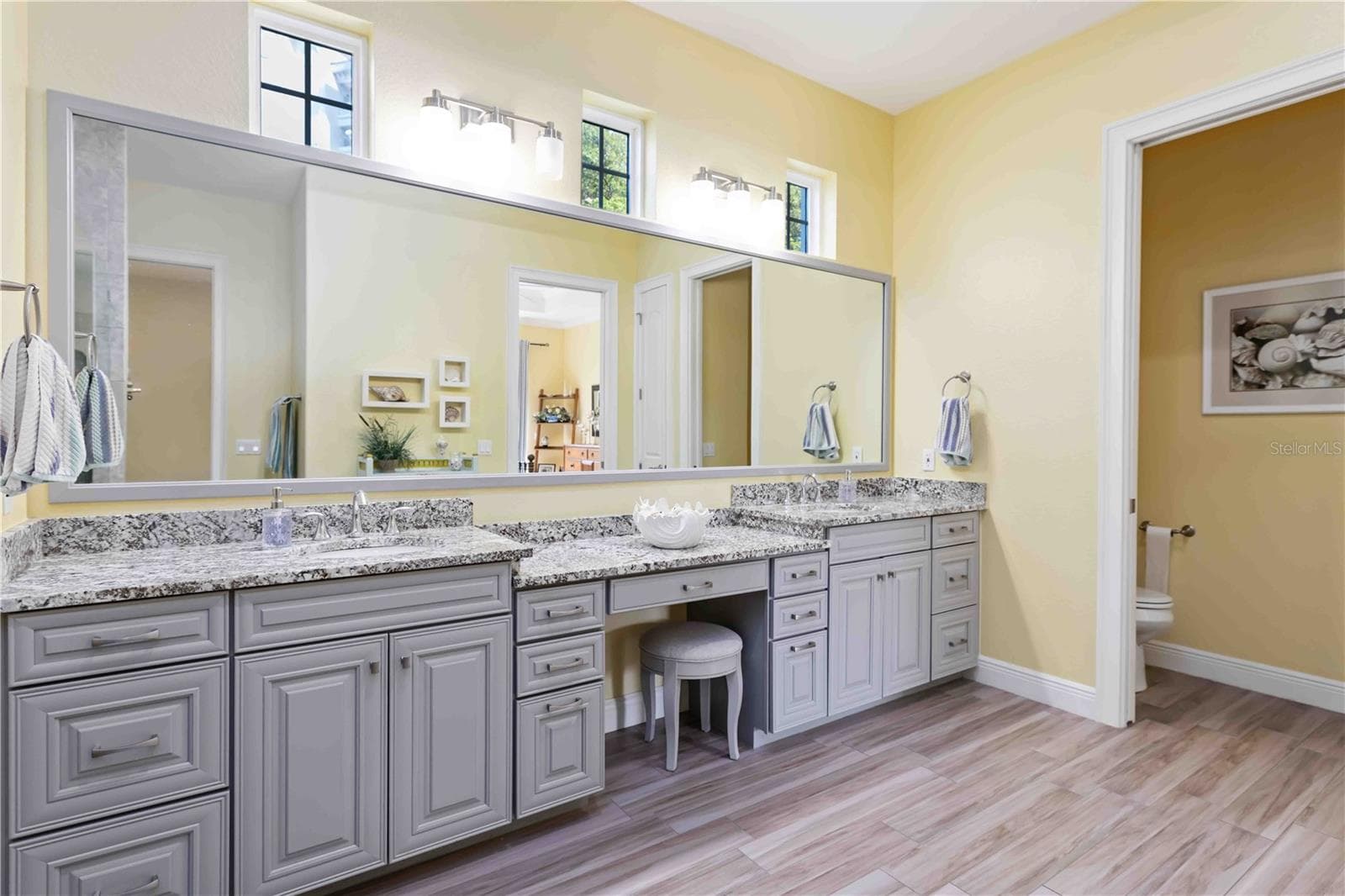 Single Family Residence at 146 E TAMPA AVE, VENICE, photo 15 of 29