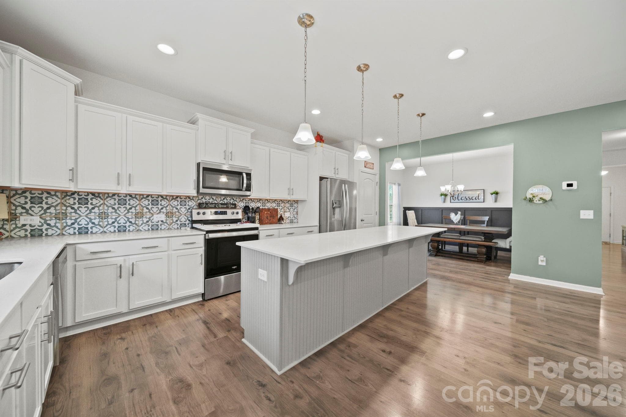 Single Family Residence at 2015 McDonald Drive, Stanfield, photo 2 of 30