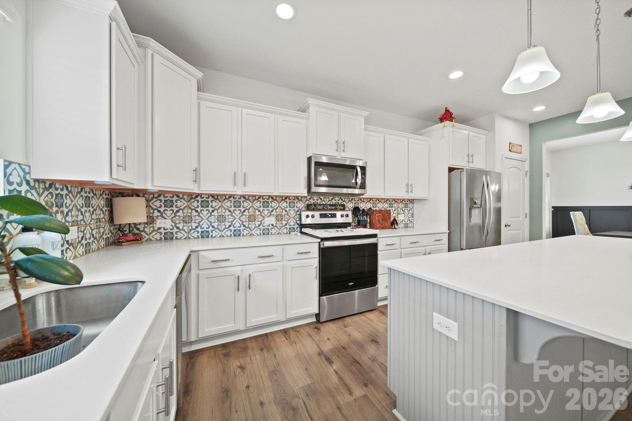 Single Family Residence at 2015 McDonald Drive, Stanfield, photo 9 of 30