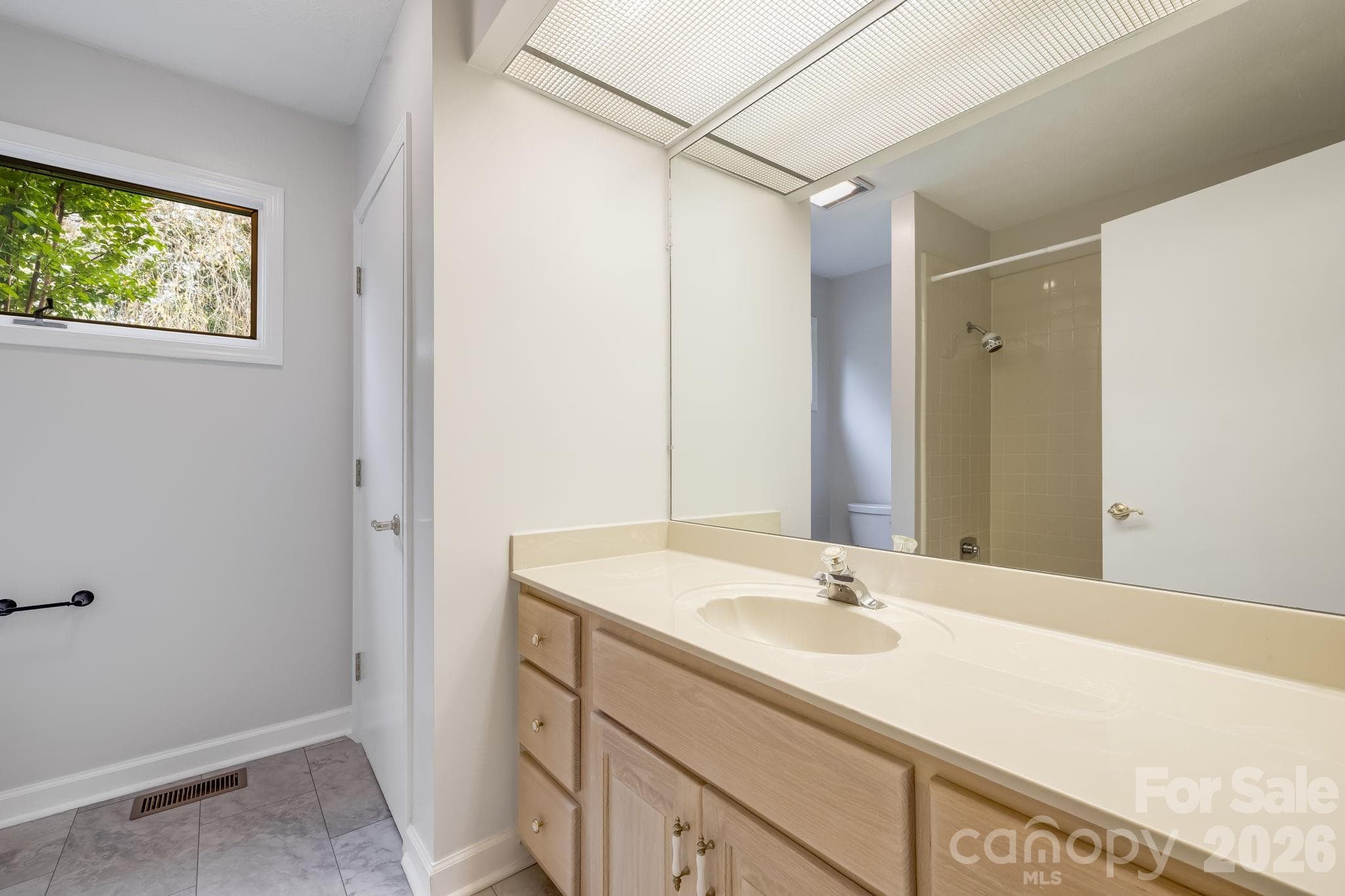 Condominium at 15 Moland Drive, Etowah, photo 30 of 48