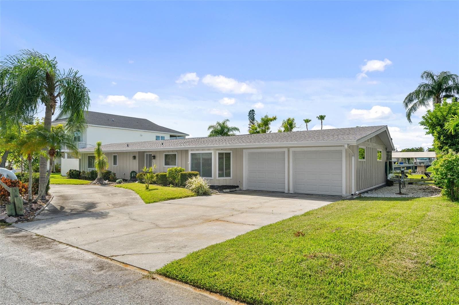 Single Family Residence at 4331 POMPANO LN, PALMETTO, photo 3 of 68