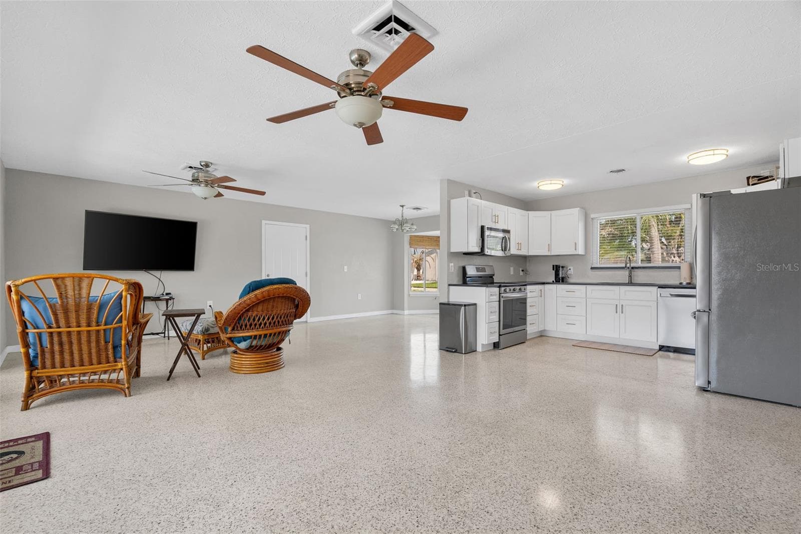 Single Family Residence at 4331 POMPANO LN, PALMETTO, photo 17 of 68