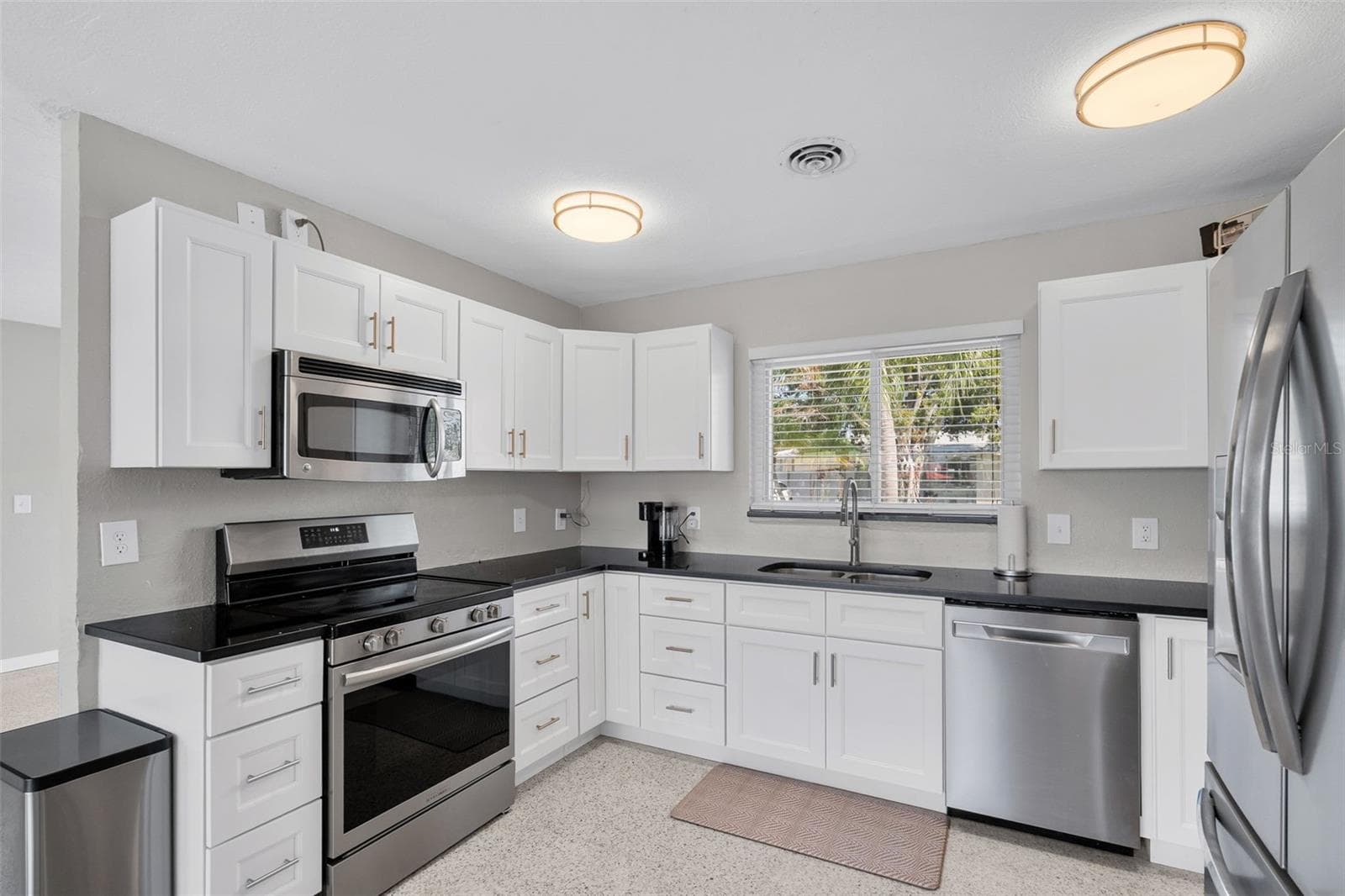 Single Family Residence at 4331 POMPANO LN, PALMETTO, photo 19 of 68