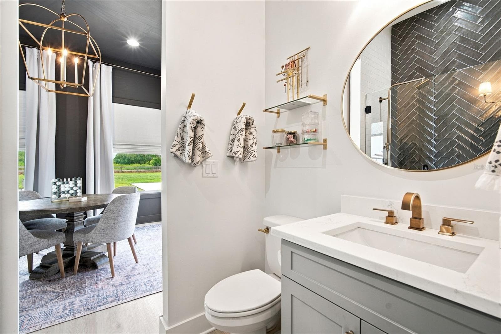 Jack and Jill bathroom - 14133 JENNIFER WAY, DADE CITY